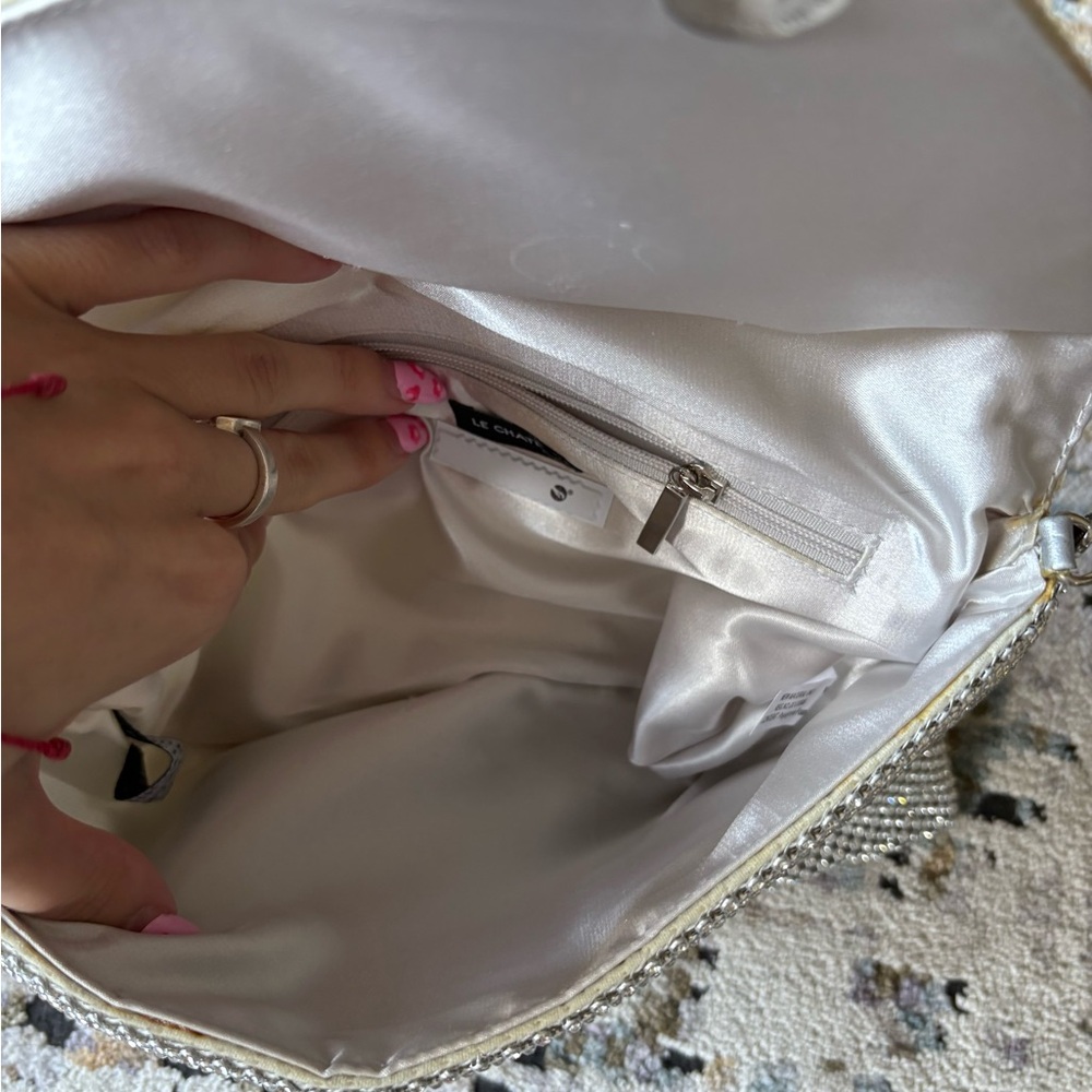 Elegant Silver Chain Clutch - Picture 8 of 10